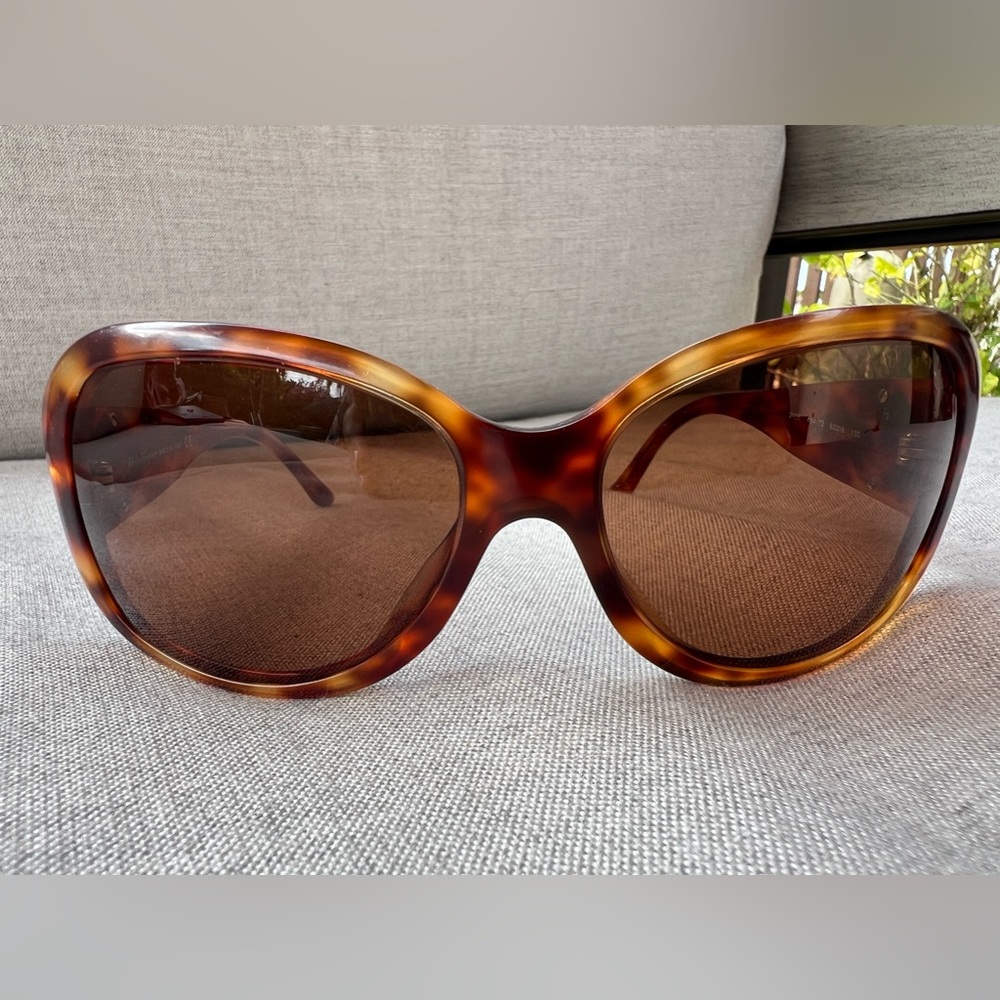 FERRAGAMO sunglasses